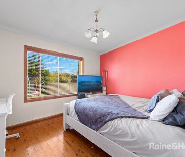 Cozy Family Home in a Convenient Ingleburn Location! - Photo 3