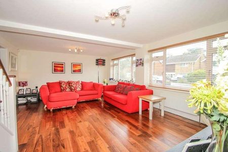 Great Oaks Park, Burpham, GU4 - Photo 3