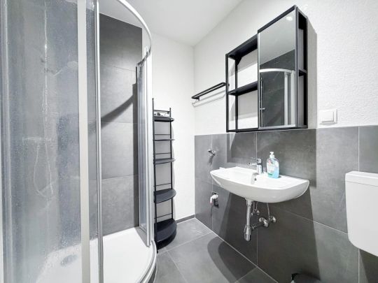 Möblierte Kleinwohnung mit toller Ausstattung und sonniger Loggia - Foto 1