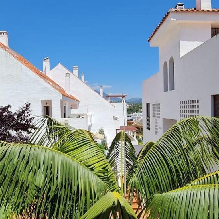 2 bedroom luxury Apartment for rent in Marbella, Andalusia - Photo 1