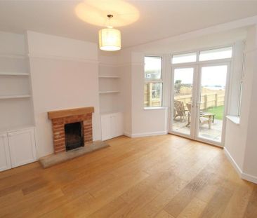 4 bedroom semi-detached house to rent - Photo 2