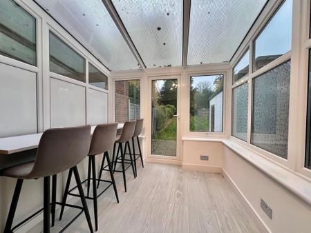 4 bedroom semi-detached house to rent - Photo 3