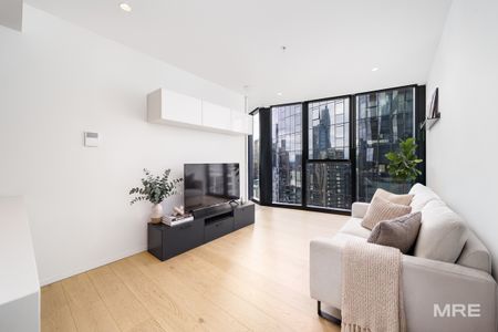 Easy living at Melbourne Square - Photo 2
