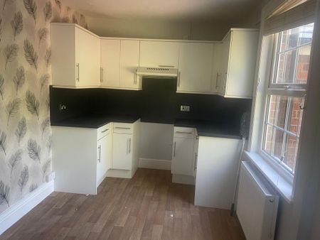 2 bedroom semi-detached house to rent - Photo 5