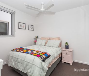 FULLY FURNISHED ONE BEDROOM APARTMENT IN LEAFY HAWTHORN! - Photo 1
