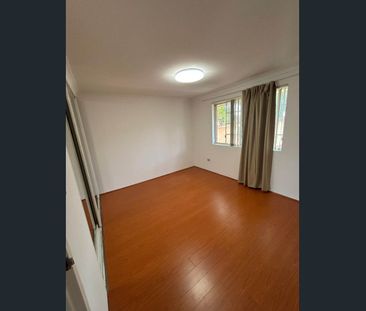 Cozy Two Bedroom Apartment Available For Lease - Photo 5