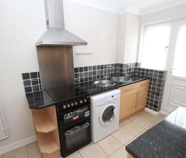 2 bedroom detached house to rent - Photo 3