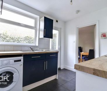 1 bedroom in a house share to rent - Photo 3