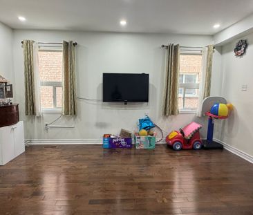 For Lease - 3252 Equestrian Crescent, Mississauga, Ontario - Photo 2