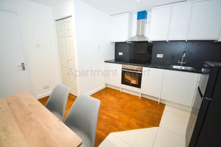 1 bedroom in a flat share to rent - Photo 5