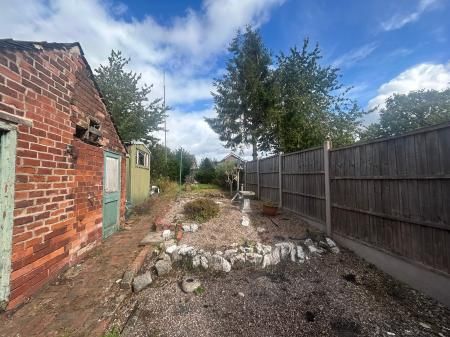 Tutbury Road, Staffordshire, Burton upon Trent, DE13 - Photo 1