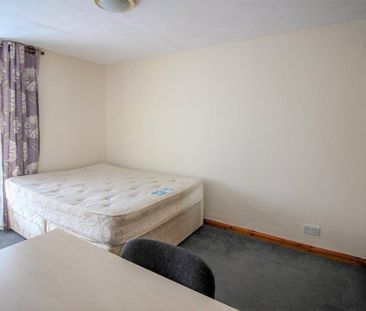 Wallisdown Road, Poole, BH12 - Photo 5