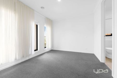 WELL PRESENTED FAMILY HOME - Photo 4