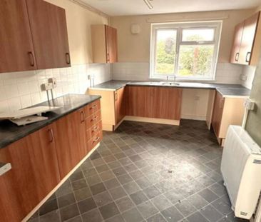 3 bedroom end of terrace house to rent - Photo 5