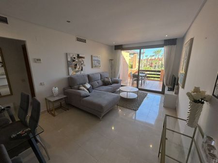 Luxury penthouse for rent in Estepona, Andalusia - Photo 3