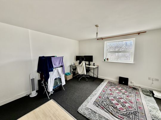 Alhambra Road, Southsea - Photo 1