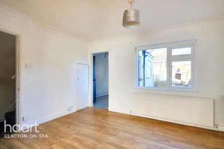 3 bedroom semi-detached house to rent - Photo 4