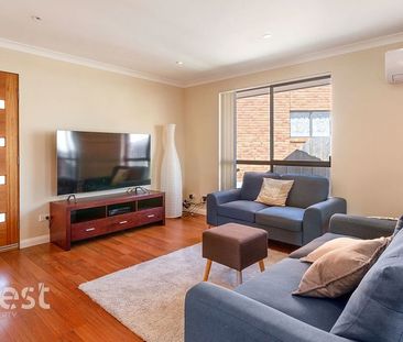 2/12 Bonnett Place MORNINGTON - Photo 1