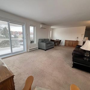 Grand condo 3 1/2 Meublé et équipé - Photo 2
