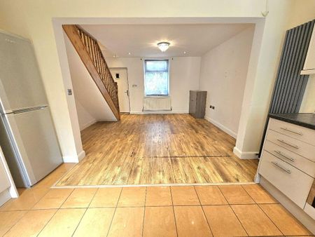 2 bedroom terraced house to rent - Photo 3