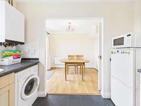 3 bedroom detached house to rent - Photo 2