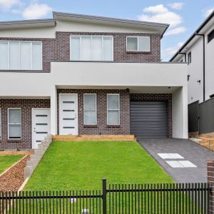Brand New Duplex Unrivalled In Luxury & Design - Photo 3