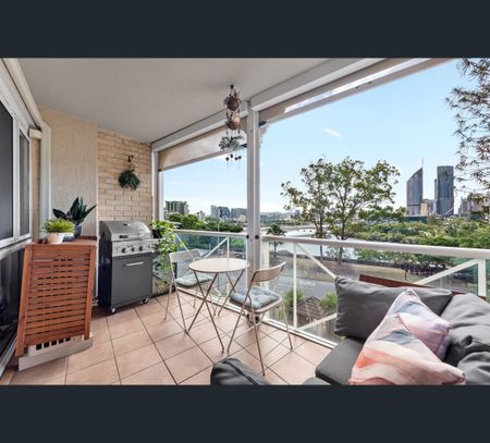 50/236 River Terrace, Kangaroo Point, Qld 4169 - Photo 3