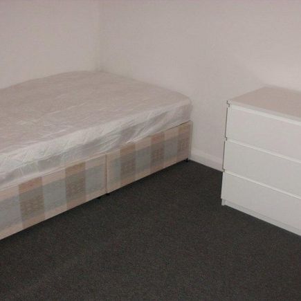 1 Bed - Victoria Street, Gillingham - Photo 1