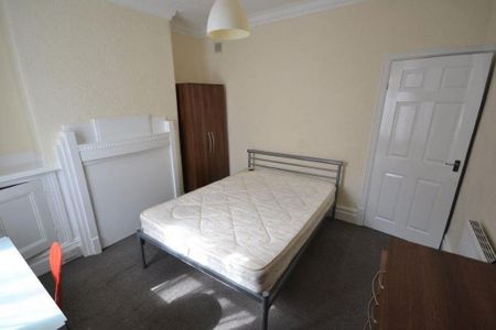 3 bedroom terraced house to rent - Photo 4