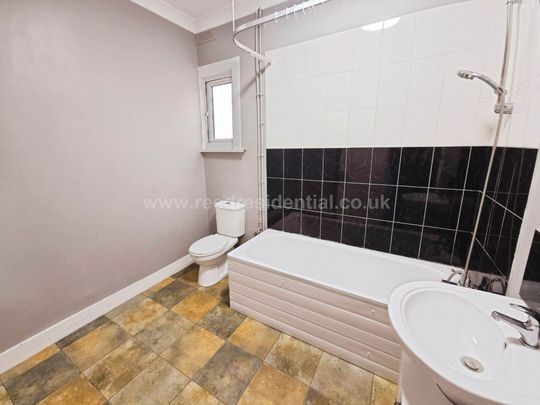 Cotswold Road, Westcliff on Sea - Photo 1