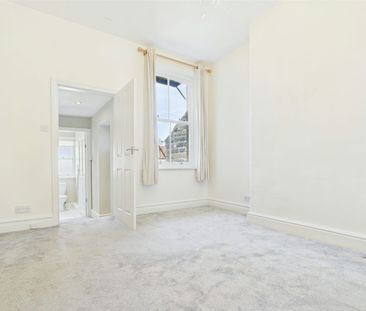 Flat to rent on - Photo 3