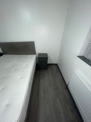 4 Bed Semi-Detached House, Melville Gardens, NG3 - Photo 1