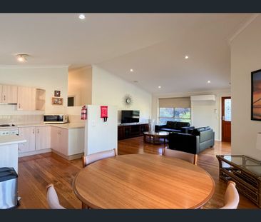 1/95a James Small Drive, Korora, NSW 2450 - Photo 6