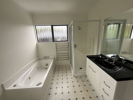 19A Kilkelly Close, Tawa - Photo 5