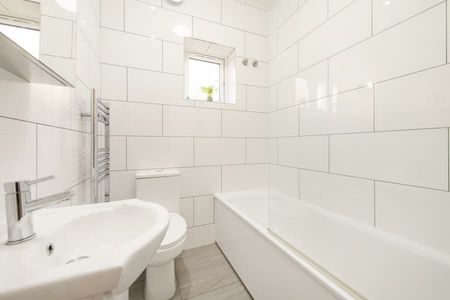 2 Bedroom Apartment To Let - Photo 4