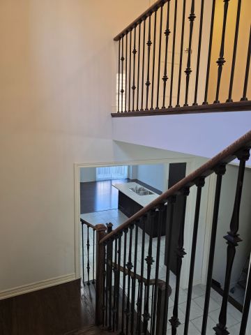 For Lease - 426 George Ryan Avenue, Oakville, Ontario - Photo 2