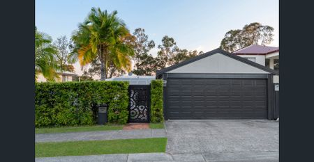 Resort-Style Family Living in Peaceful Underwood with Solar Panel System, Pool, Workshop, Basketball Court and Air Cons - Photo 3