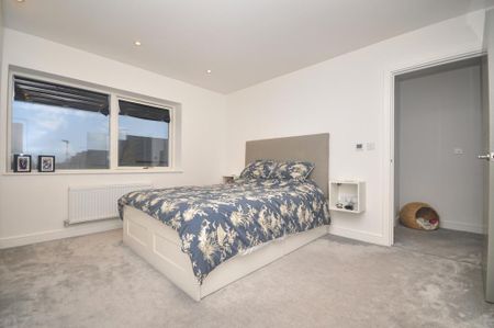 3 bedroom terraced house to rent - Photo 4