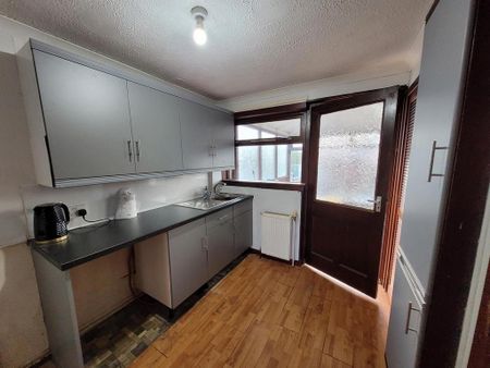 2 bedroom terraced house to rent - Photo 4