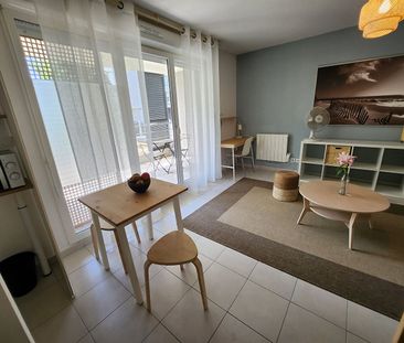 EXCLUSIVITE SUR AVIGNON - LOCATION STUDIO MEUBLE de 23m² avec terra... - Photo 2