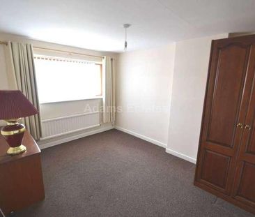 Haddon Drive, Reading, RG5 - Photo 2