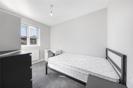 4 bedroom terraced house to rent - Photo 5