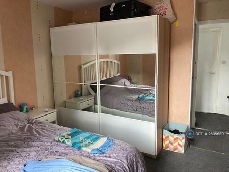 2 bedroom terraced house to rent - Photo 4