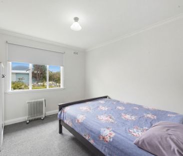 Perfectly located family home – walk to Glenorchy CBD - Photo 6