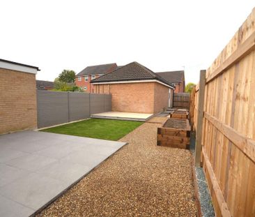 3 bedroom end of terrace house to rent - Photo 2