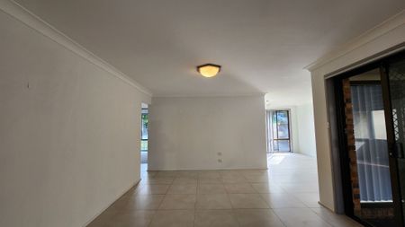 Single Level Home - Photo 5