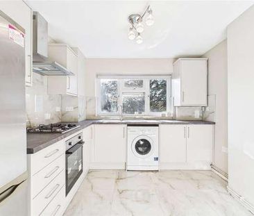 Dale Court, Grove Hill, South Woodford, London, E18 - Photo 1