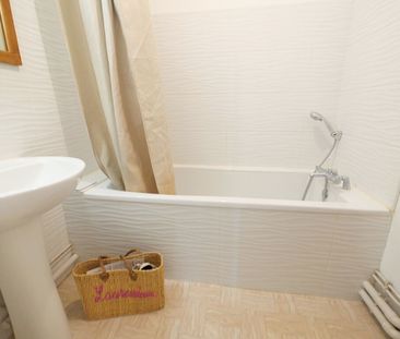 Location Appartement 3 pièces 86m² - Photo 2