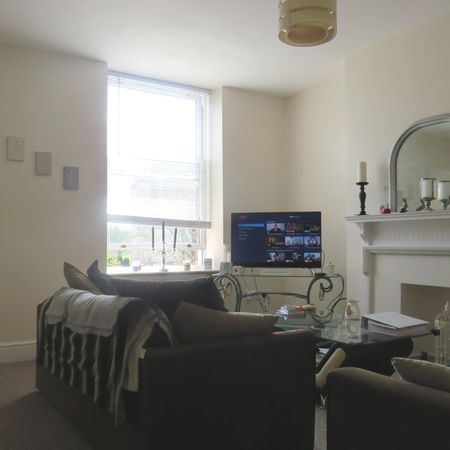 Robert Street - Photo 4