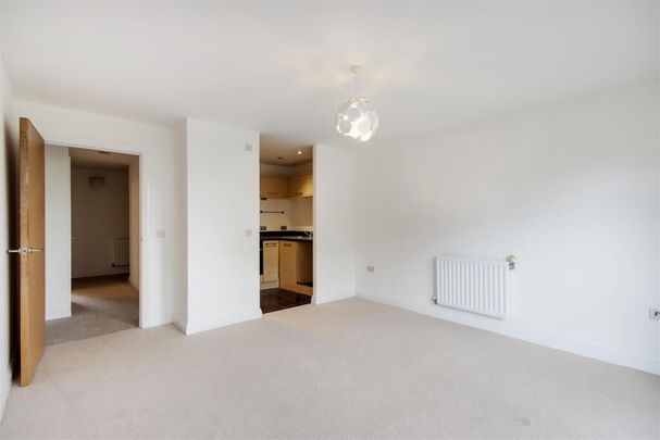 2 Bed Flat, William Court, SE25 - Photo 1